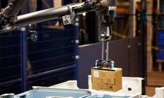 亚马逊澄清“用机器人取代 60 万工人岗位”:只是为了降本增效