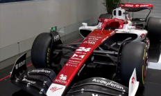 
        		首届小米员工车展开展：F1赛车、AE86等亮相 !	